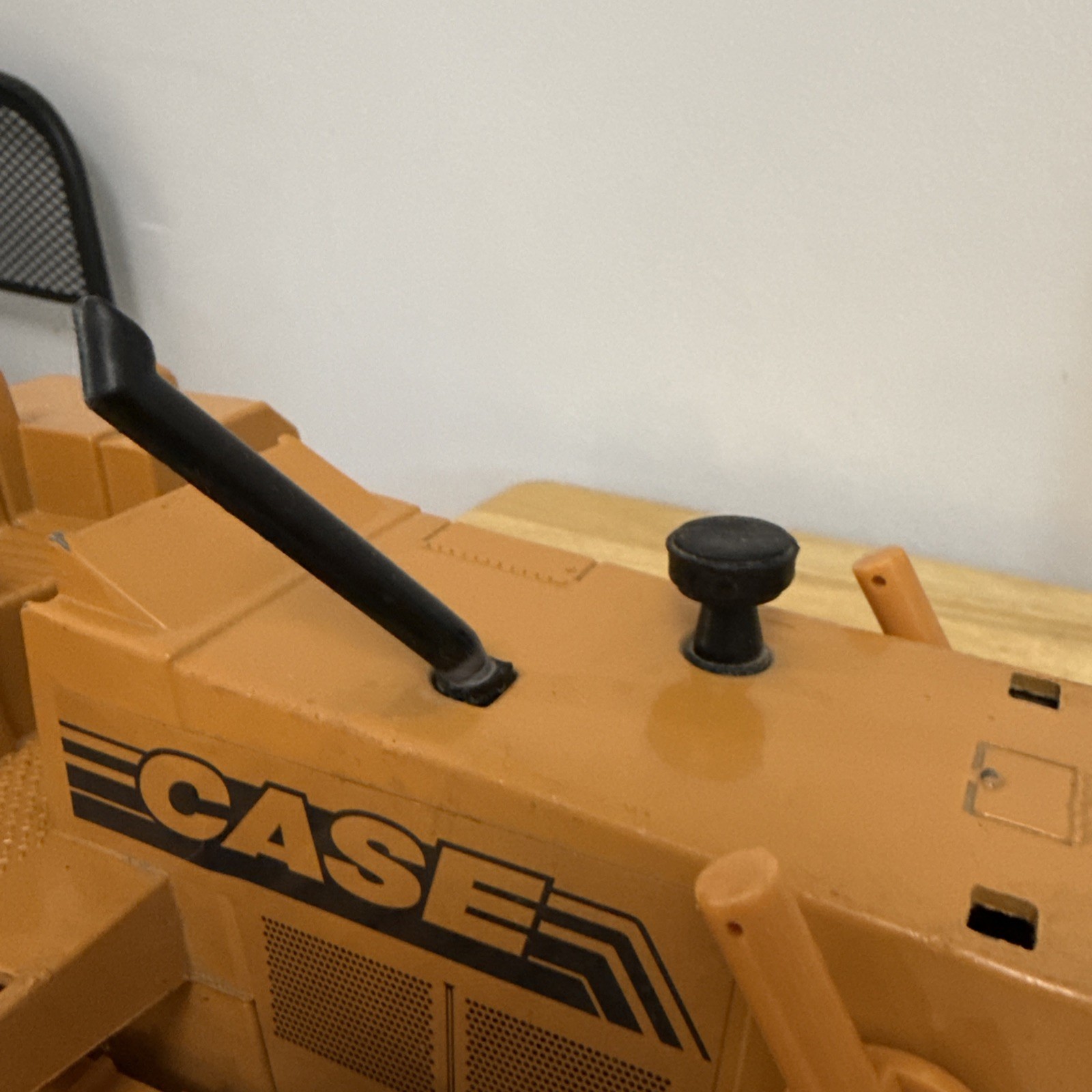 Ertl Case 850G Long Track Diecast Dozer 1:16 Moveable Tracks Adjustable Blade