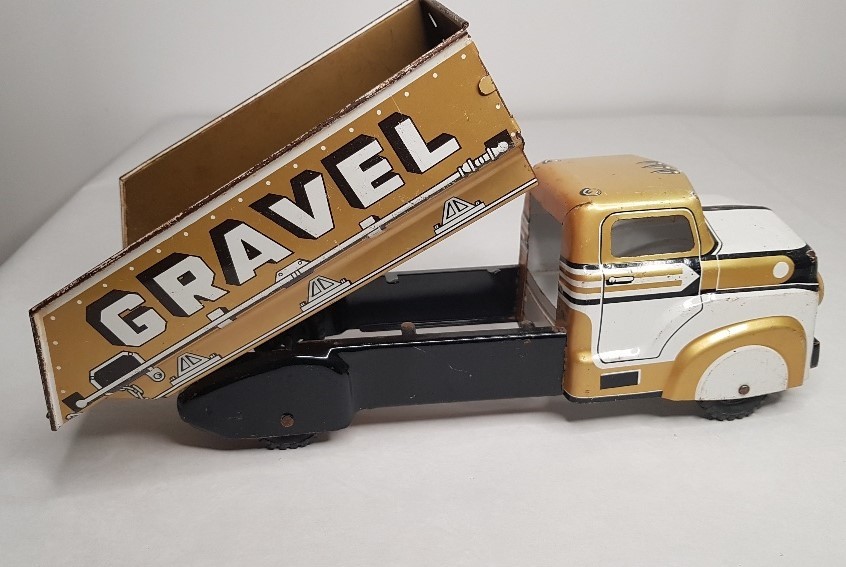 1940’S / 50’S MARX SAND & GRAVEL GOLD, WHITE & BLACK TIN LITHO DUMP TRUCK USA