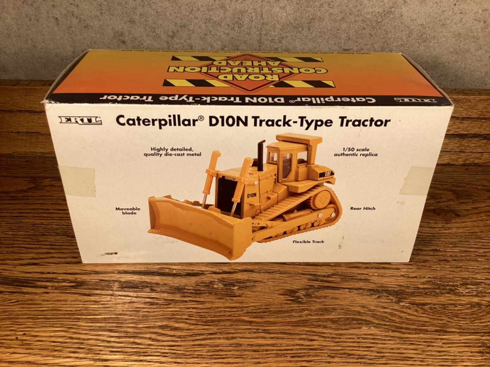 1995 ERTL CATERPILLAR CAT D10N TRACK DOZER 1:50 SCALE NEW IN BOX