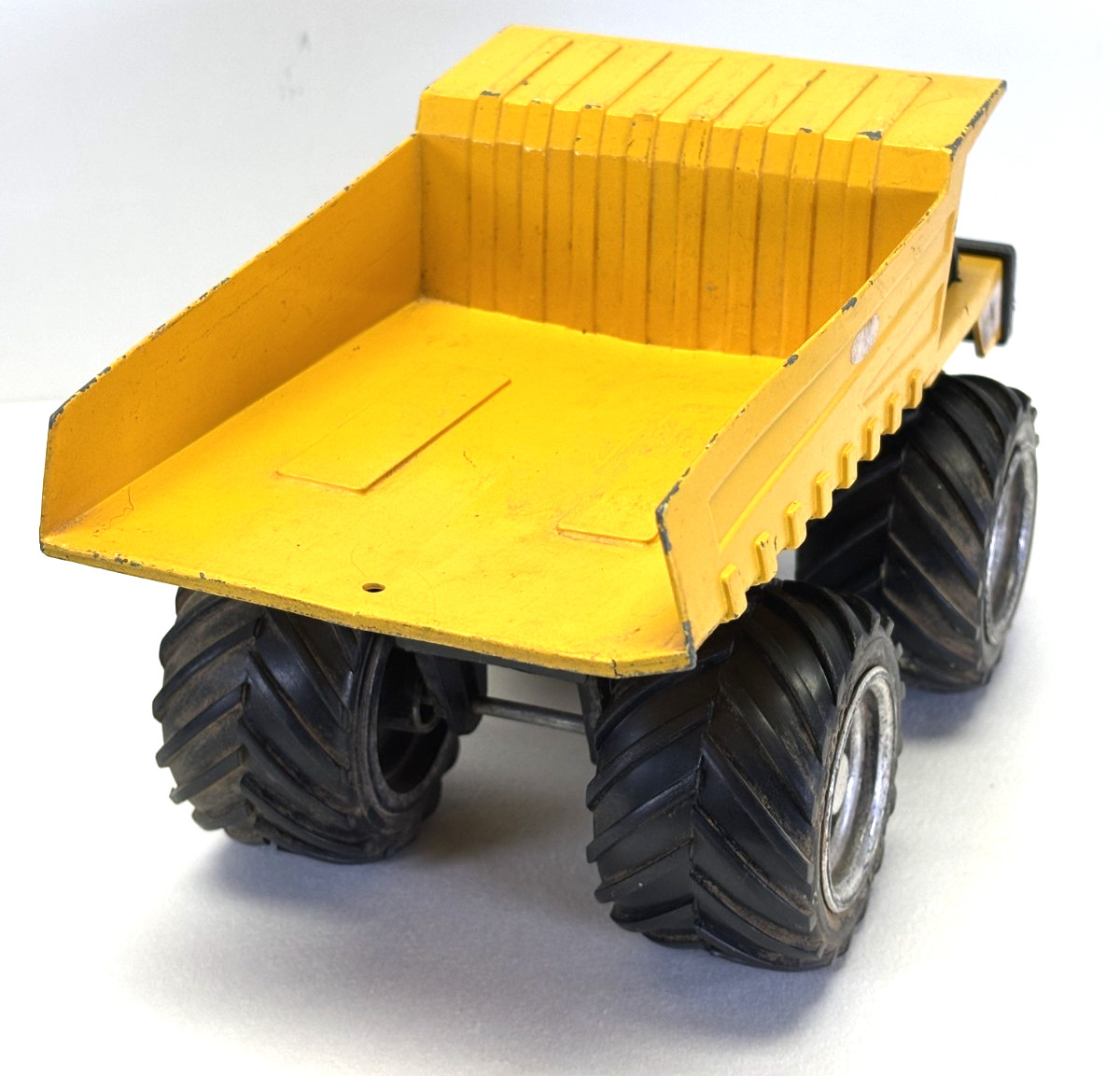 Vintage 1988 Remco Yellow Metal Dump Truck Construction Vehicle Toy Heavy Duty