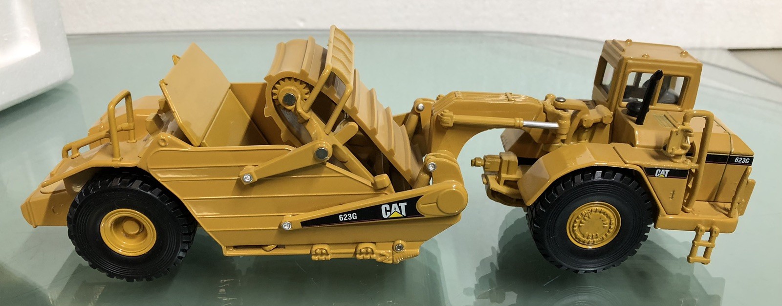 Norscot 55097 CAT 623G Elevating Scraper 1:50 Diecast