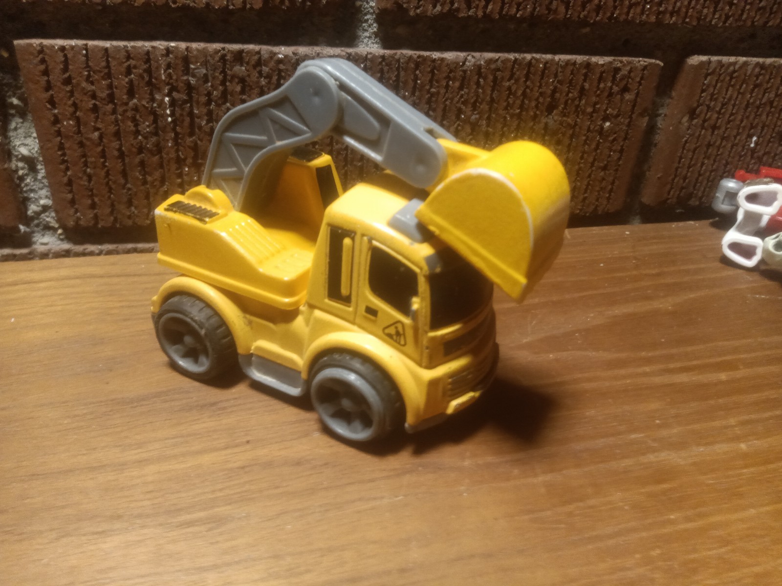 #BN Construction Truck Mini Yellow Plastic Crane Excavator Loader