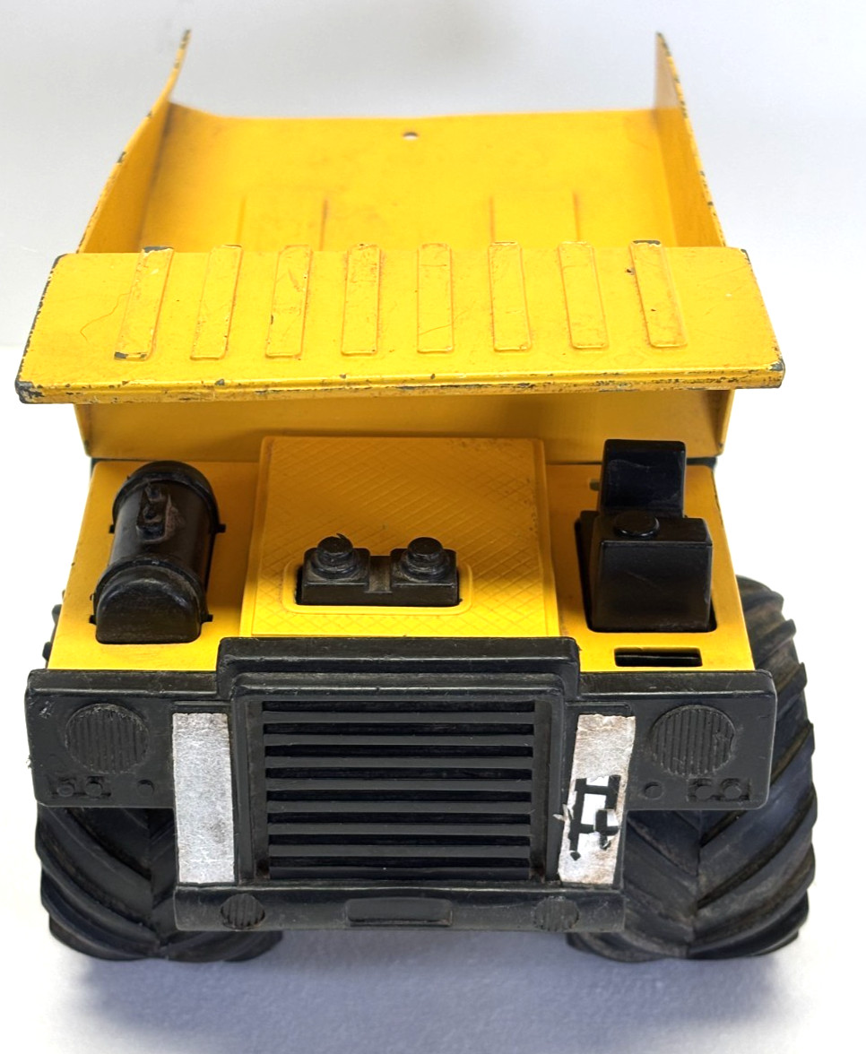 Vintage 1988 Remco Yellow Metal Dump Truck Construction Vehicle Toy Heavy Duty