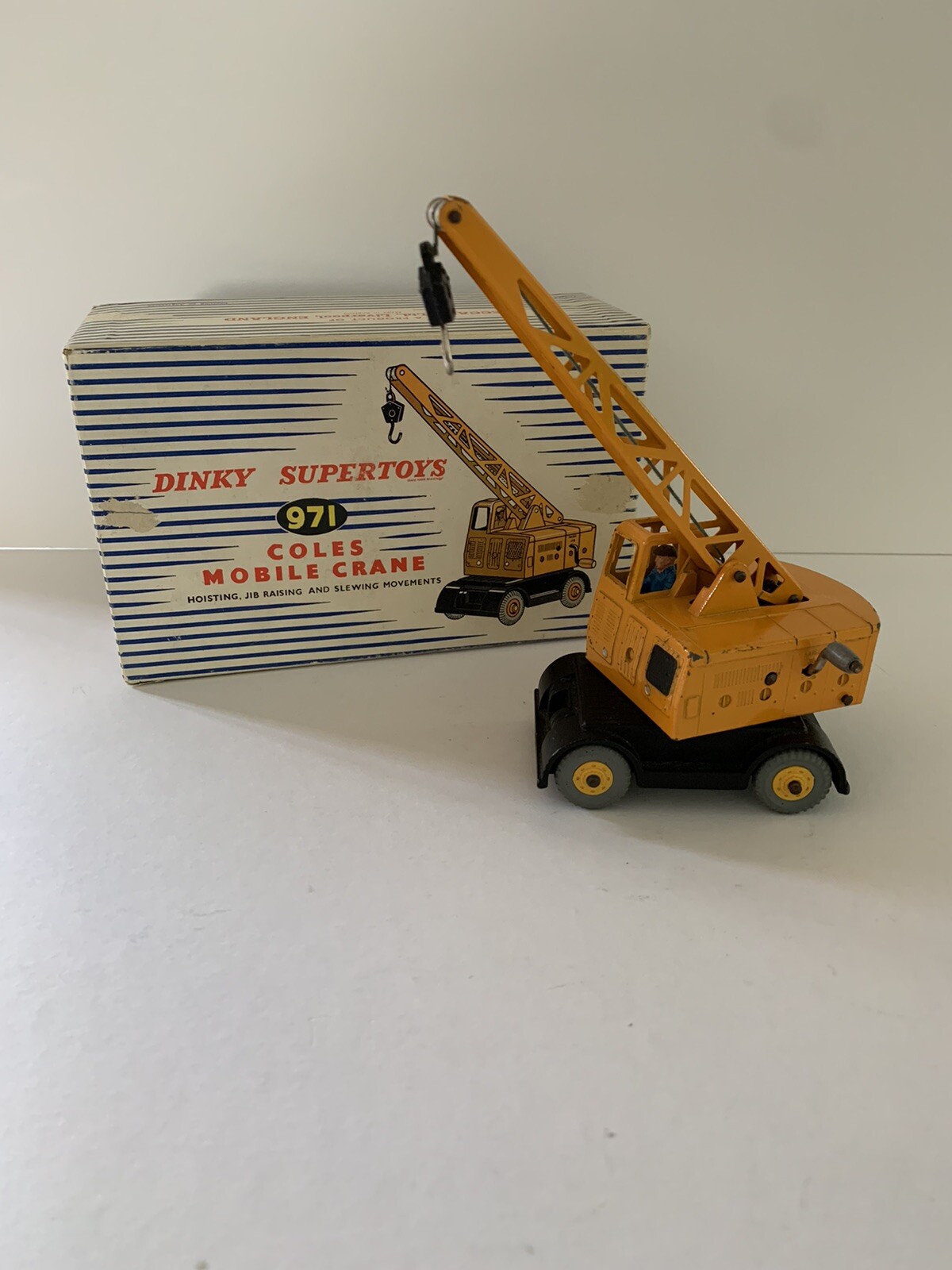 Boxed Dinky Supertoys 971 Coles Mobile Crane