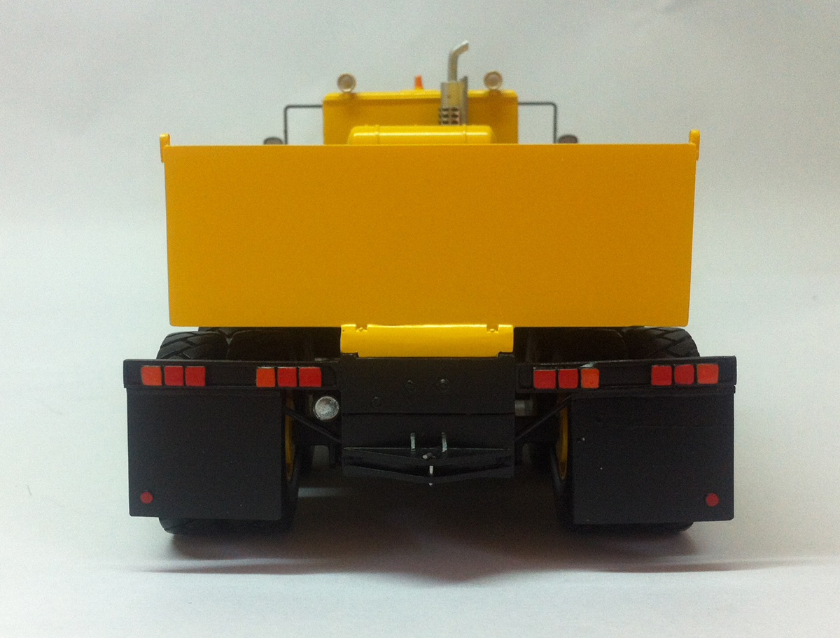 Resin 1/50 Oshkosh J30120 6×4 Prime Mover – Ready Built by Fankit Models