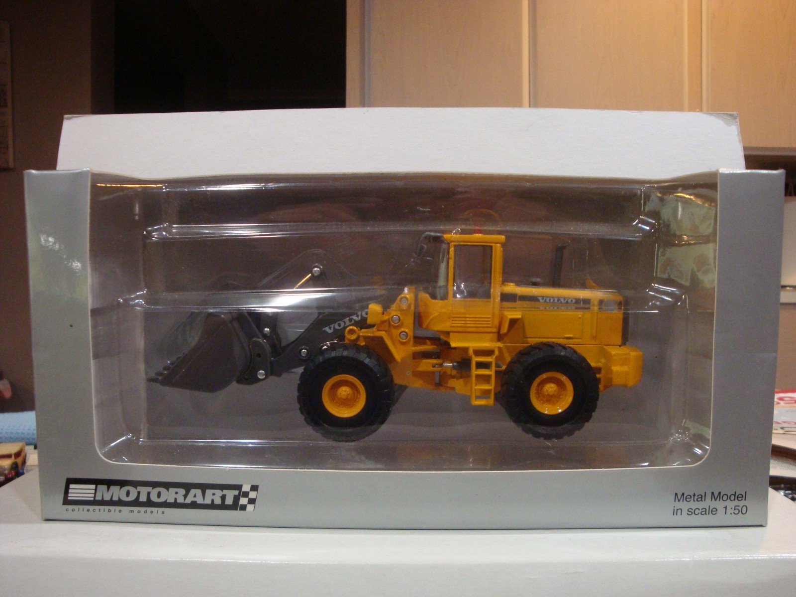 Motorart Volvo L180C Wheel Loader 1:50 Scale Yellow Very Good Sealed Box