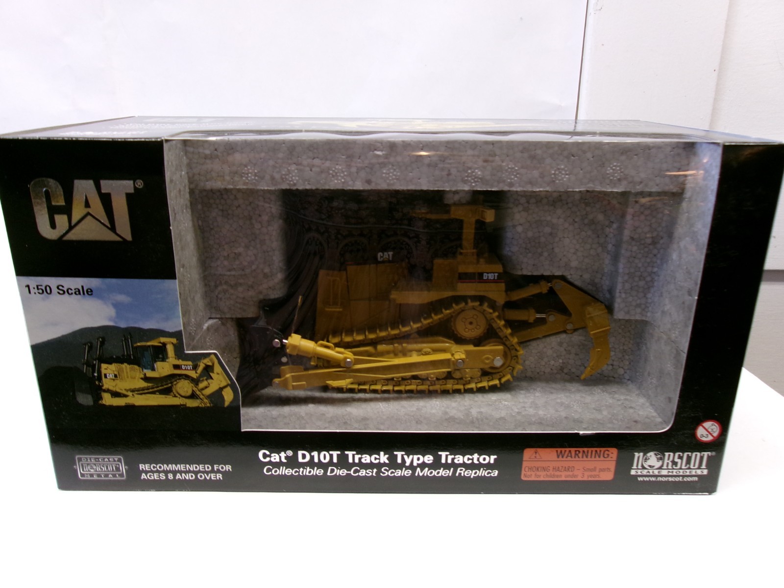 NORSCOT 1:50 scale CAT D10T TRACK TYPE TRACTOR (55158)