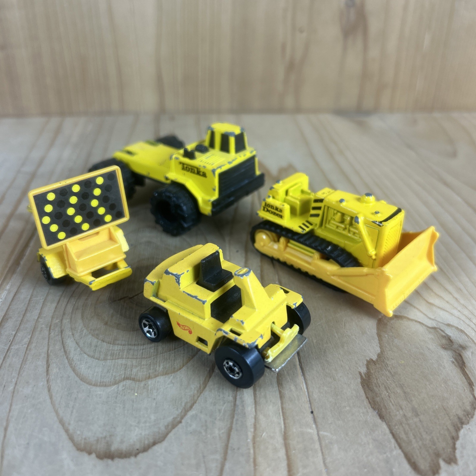 Road Construction Vehicle 1/64 Die Cast Toys Lot Of 4 Hot Wheels Tonka