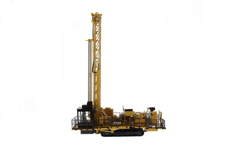 CAT MD6250 Rotary Blasthole Drill 1:50 Scale Model – Diecast Masters 85581