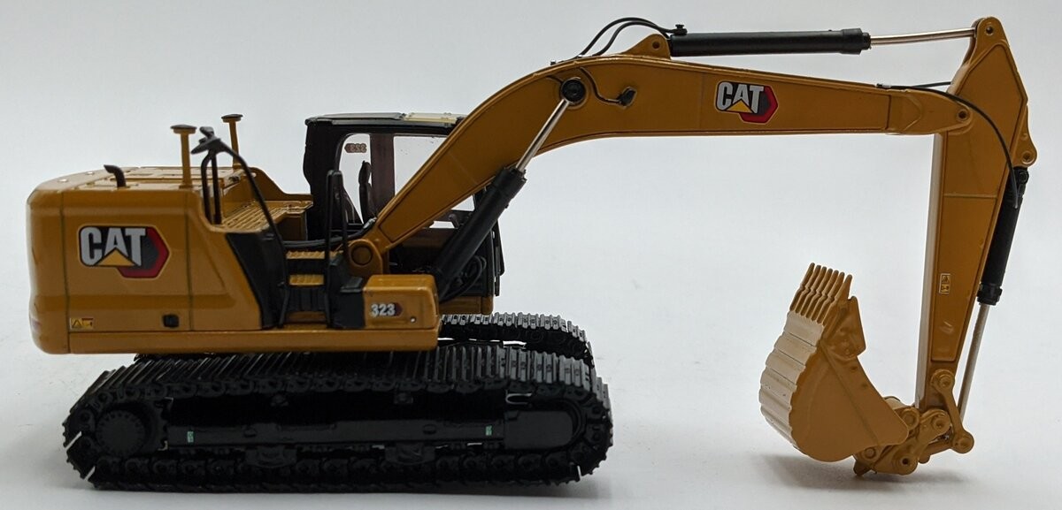 DieCast Masters 85571 1:50 High Line Series Caterpillar 323 Hydraulic Excavator