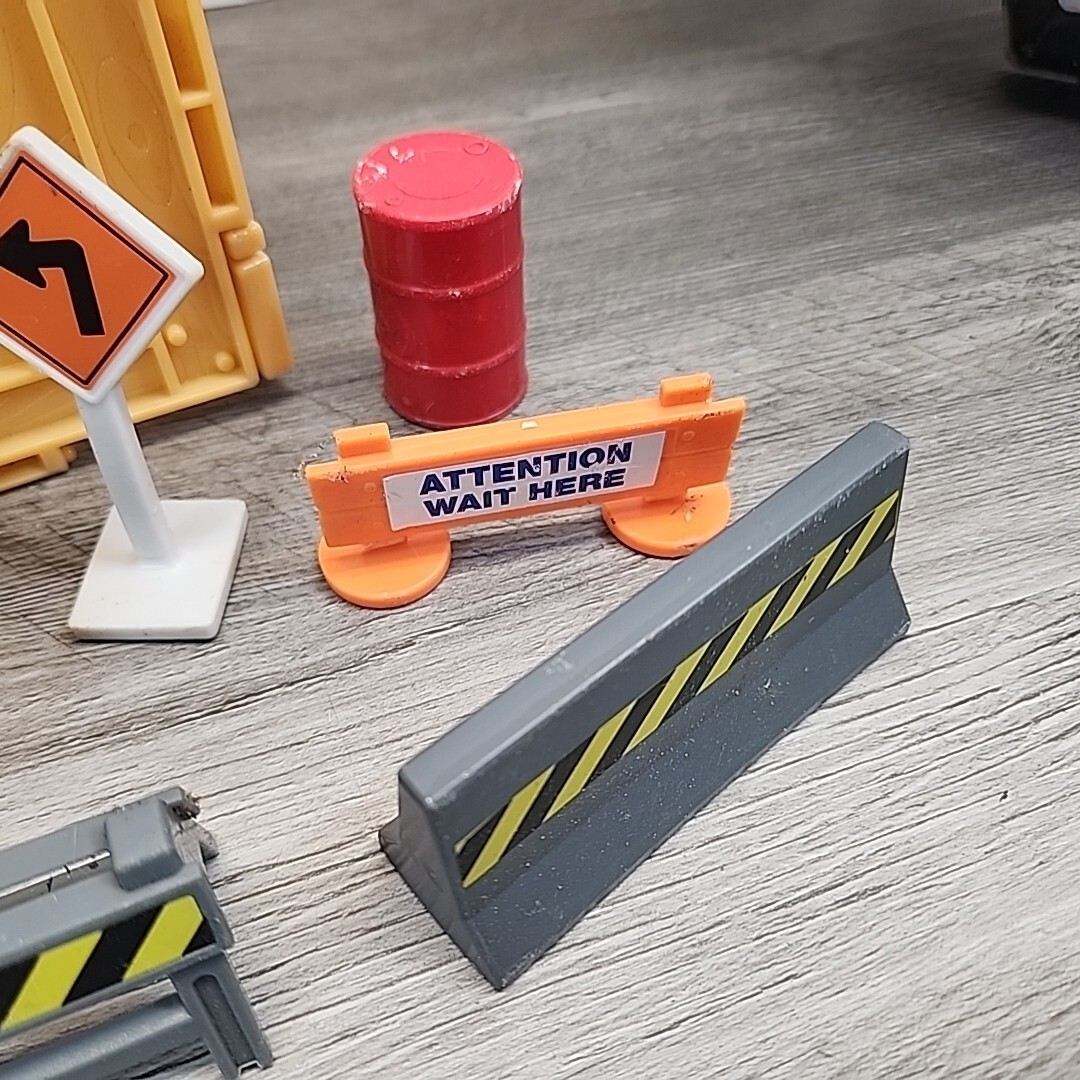 iPlay(?) Construction Item Accessories