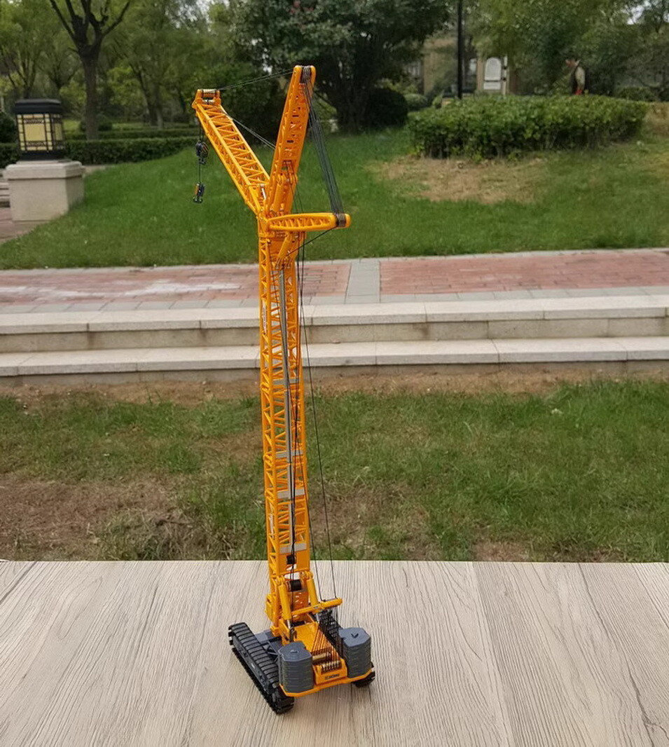 1/120 Scale XCMG XGC260 Crawler Crane Diecast Model Toy Collection Gift