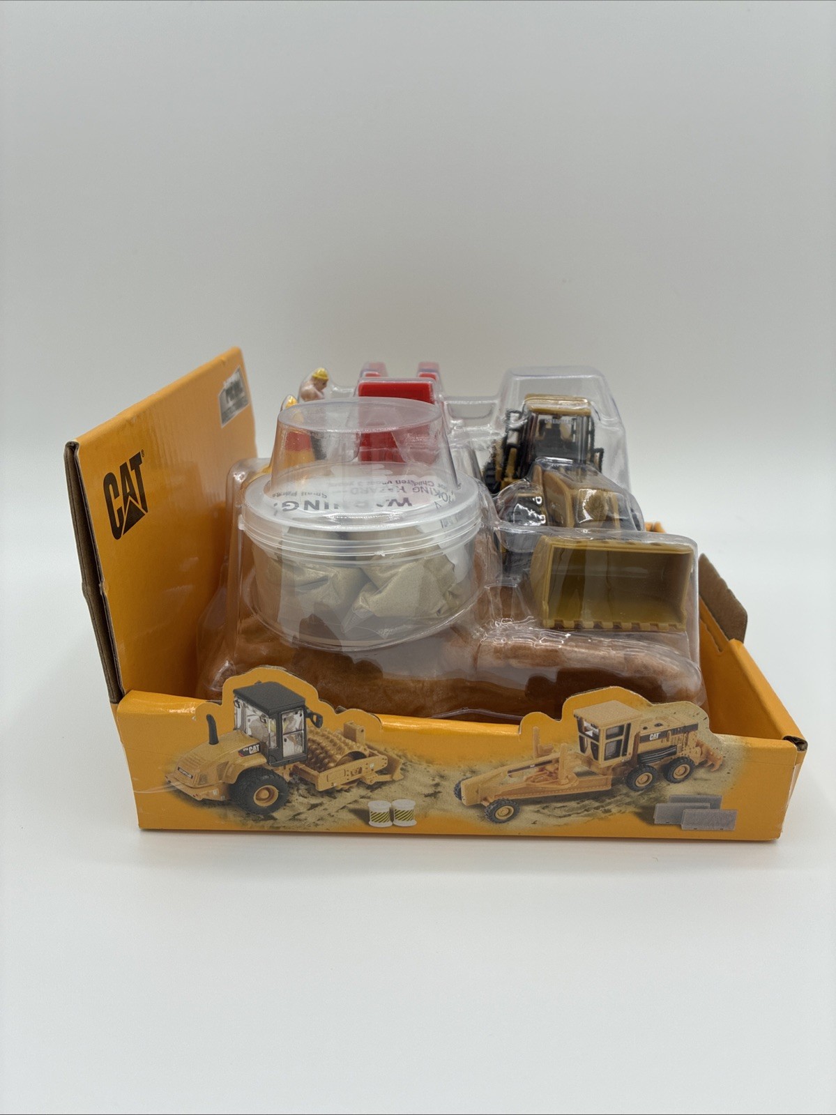 CAT Diecast Masters 1/87(HO) CAT 950G Wheel Loader with Construction Accessories