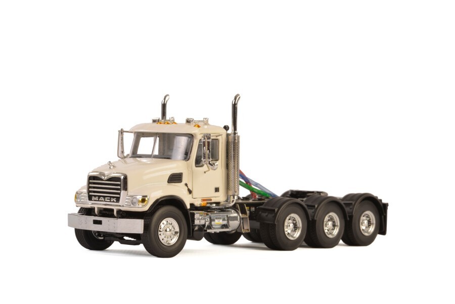 WSI 33-2018 Mack Granite 4-Axle Tractor – White – Die-cast 1/50 Mint NEW IN BOX
