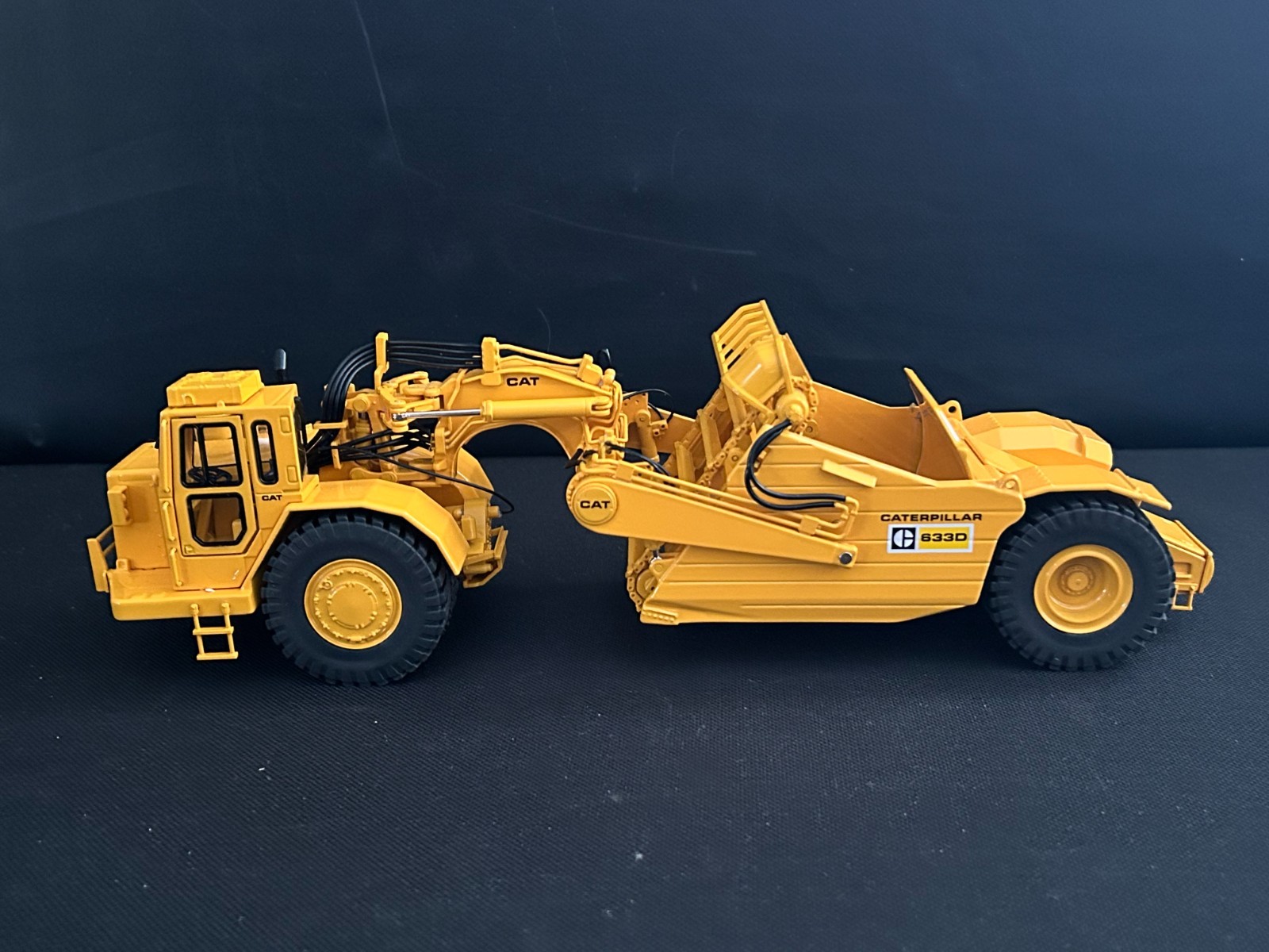 633D ELEVATING SCRAPER CCM 1:48