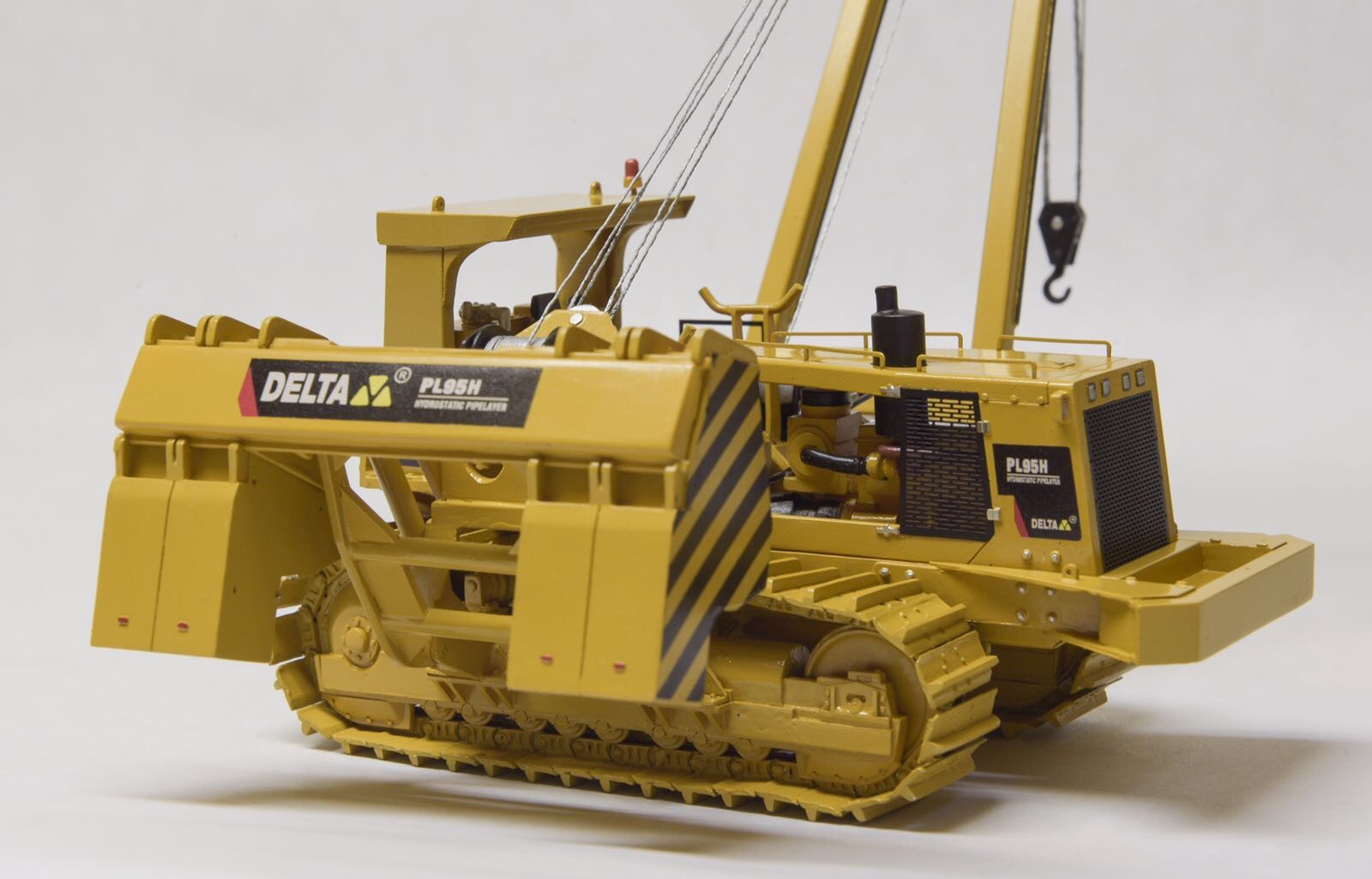 1/50 Delta Pipelayer PL95H – High Quality Resin KIT with Metal tracks
