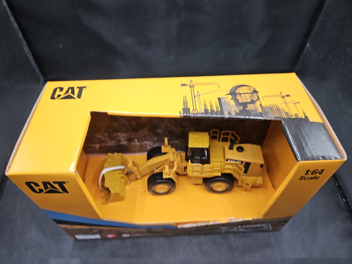 CAT Caterpillar 988H Wheel Loader 1:64 Diecast Model – Diecast Masters – 85698B