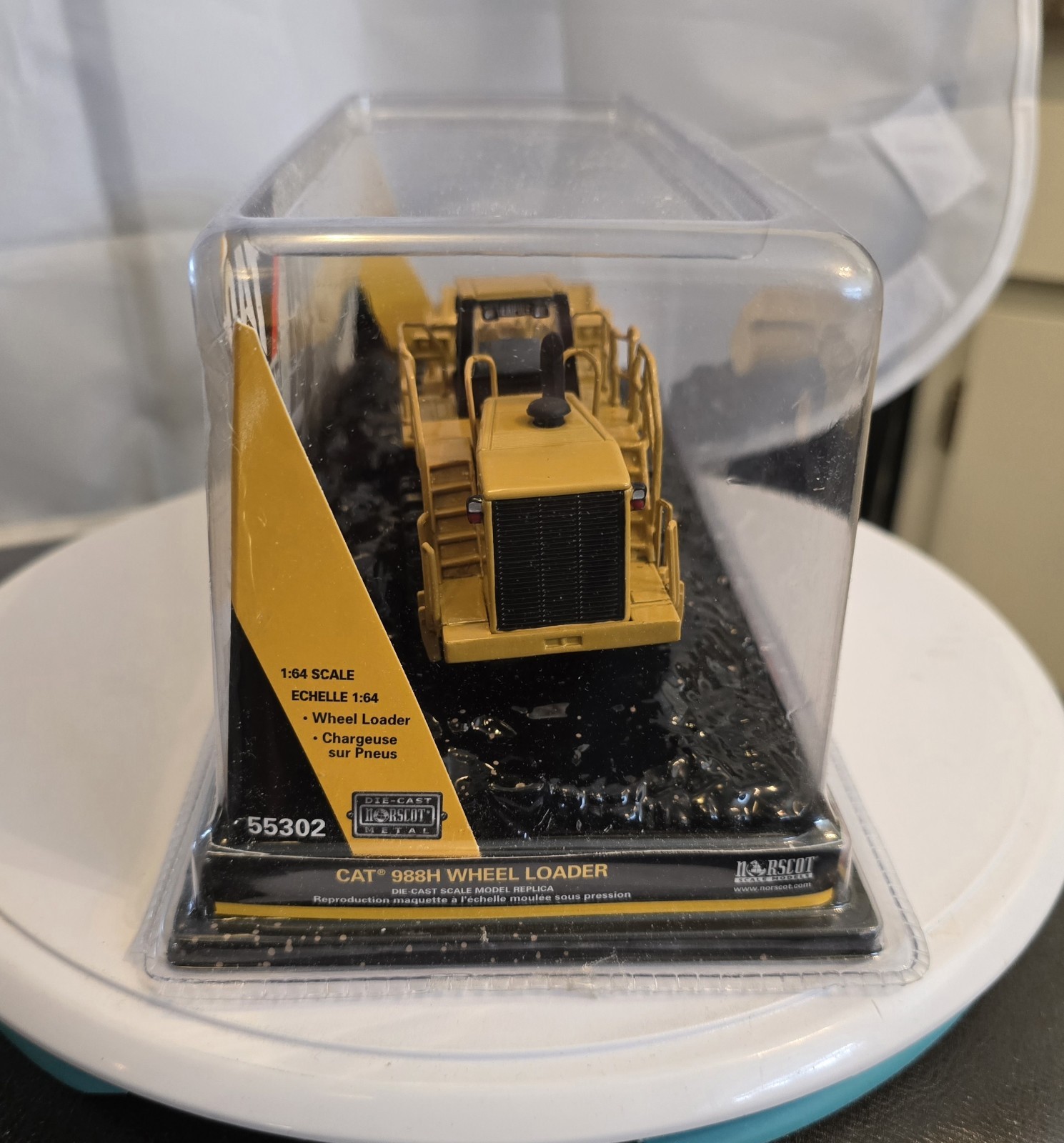 Norscot CAT 988G Wheel Loader Collectible Die Cast Replica 1:64 Scale