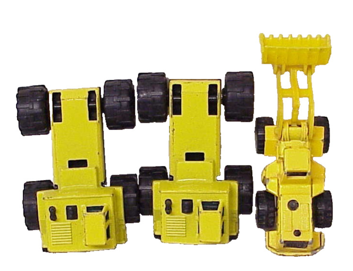 3 VINTAGE TOYS 2 TONKA 1992 TONKA CORP. TRACTORS & 1 HOT WHEELS 1979 TRACTOR