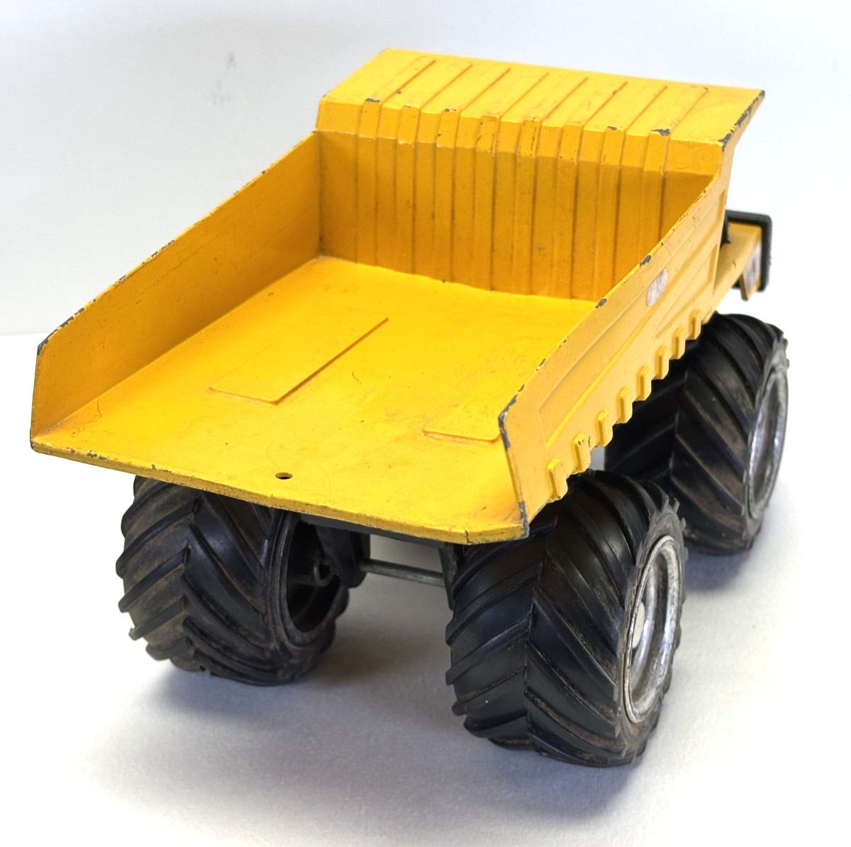 Vintage 1988 Remco Yellow Metal Dump Truck Construction Vehicle Toy Heavy Duty