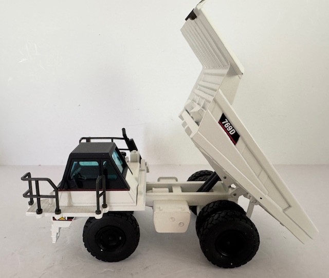 1:50 Caterpillar 769D Off Highway Dump Truck Diecast Model In White #477 By NZG