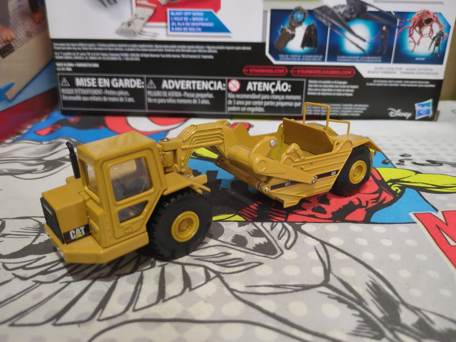 Caterpillar CAT 611 Wheel Tractor Scraper 1:64 Model – Diecast Masters – 85695