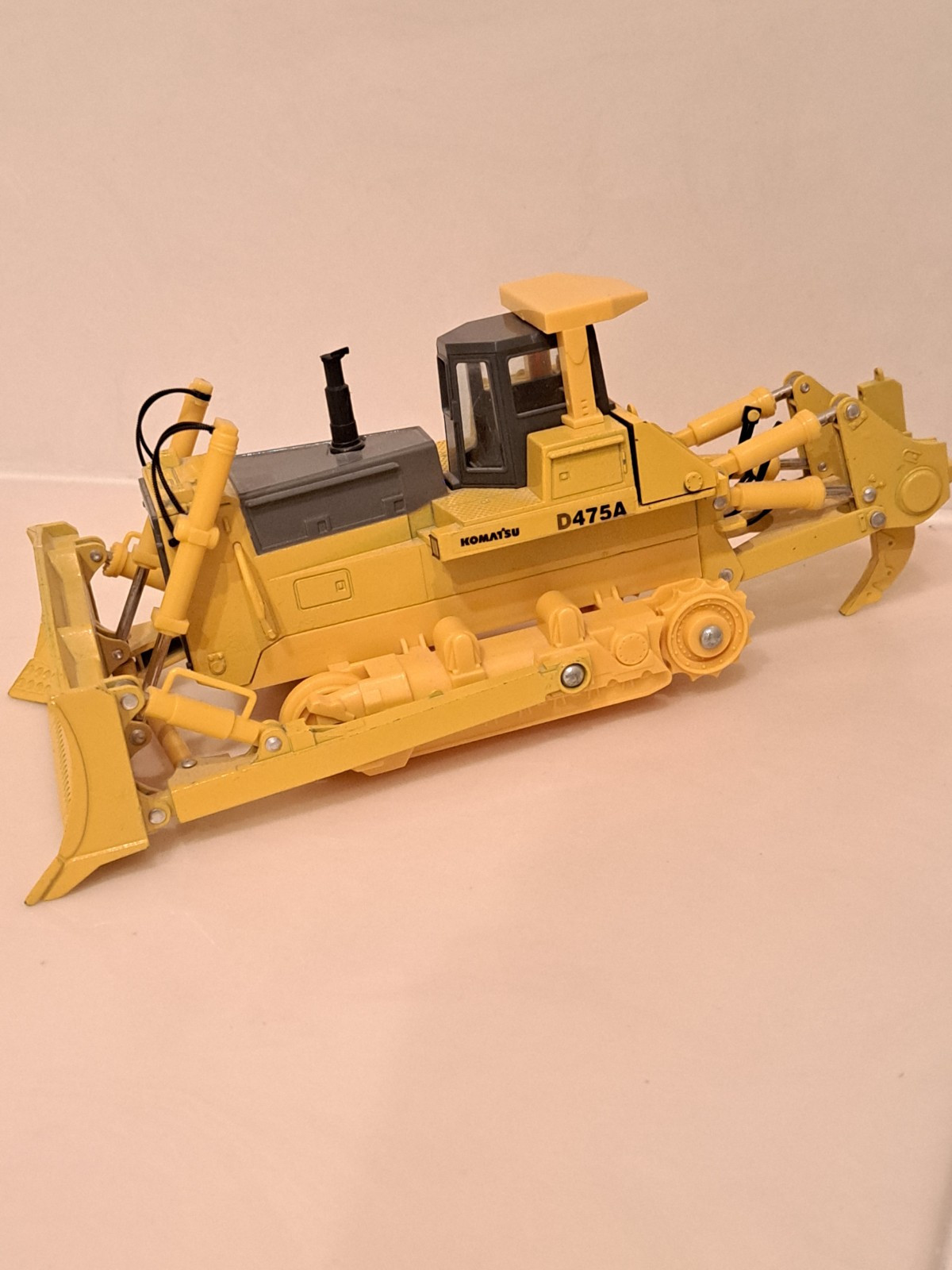 Komatsu D475A Dozer w/ Ripper – 1/50 – Goodswave #90657 – N.Mint – No Box