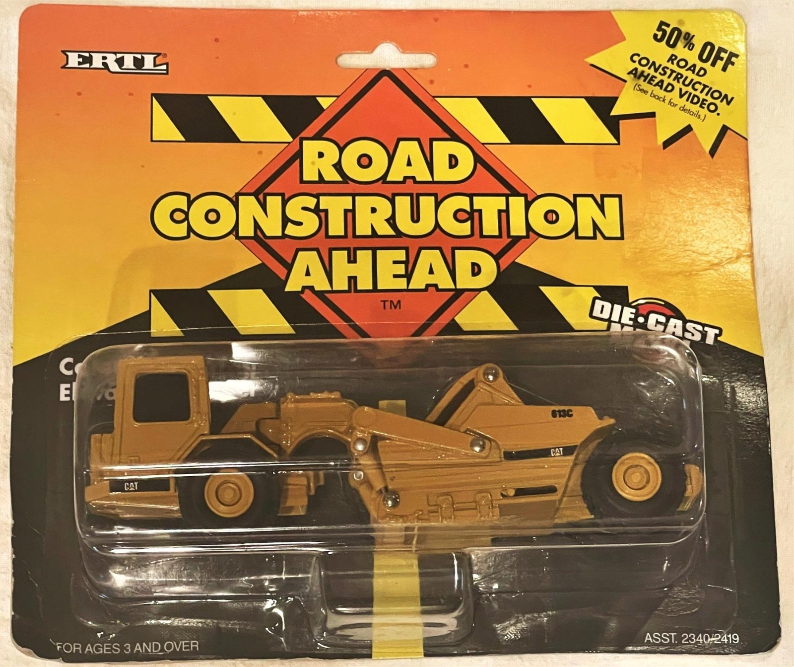 ERTL Caterpillar 613c Elevating Scraper 2340/2419 1:64 Scale NIP