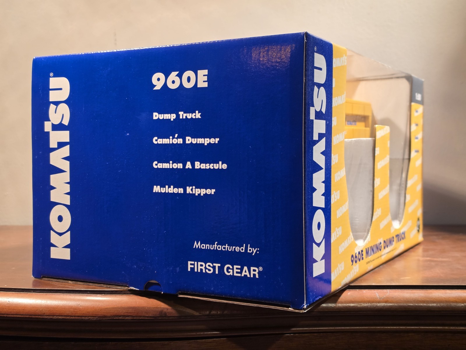 NEW MINT IN BOX! First Gear Komatsu 960E Mining Dump Truck 1:50 Scale YELLOW