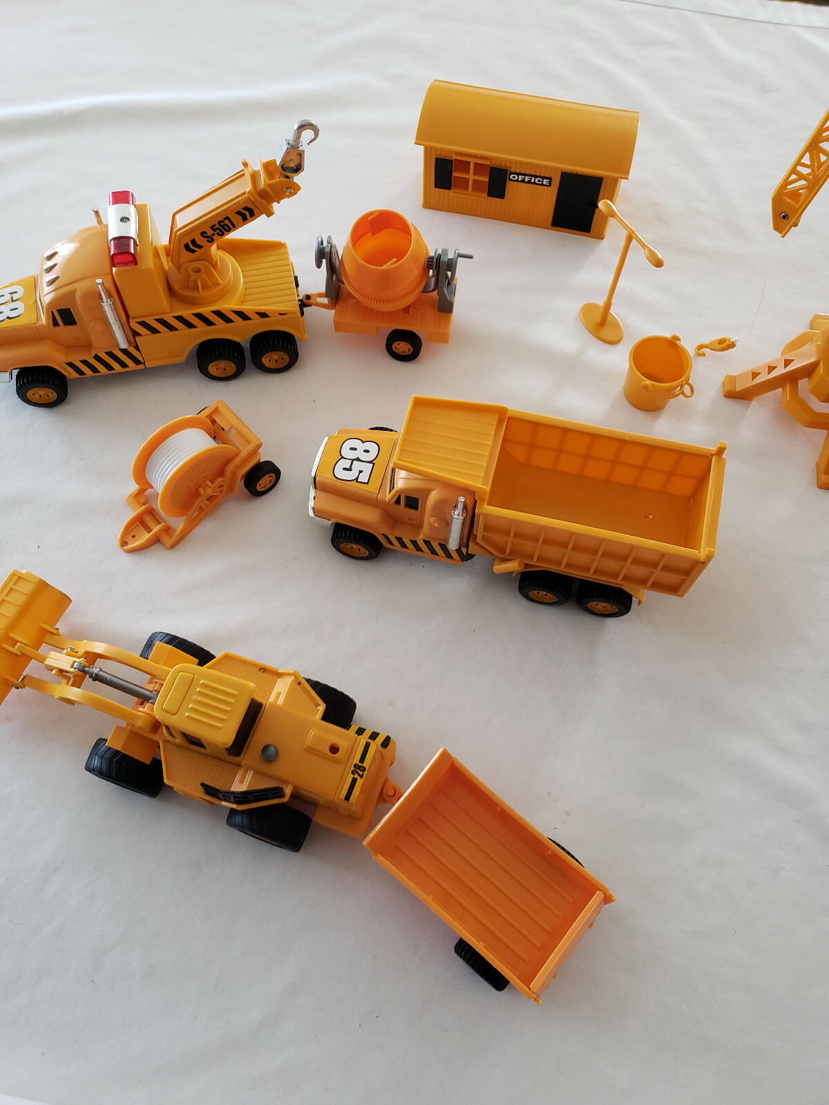 VTG 90’S Plastic Yellow Construction Equipment SET: TRUCKS, CEMENT MIXER, ETC