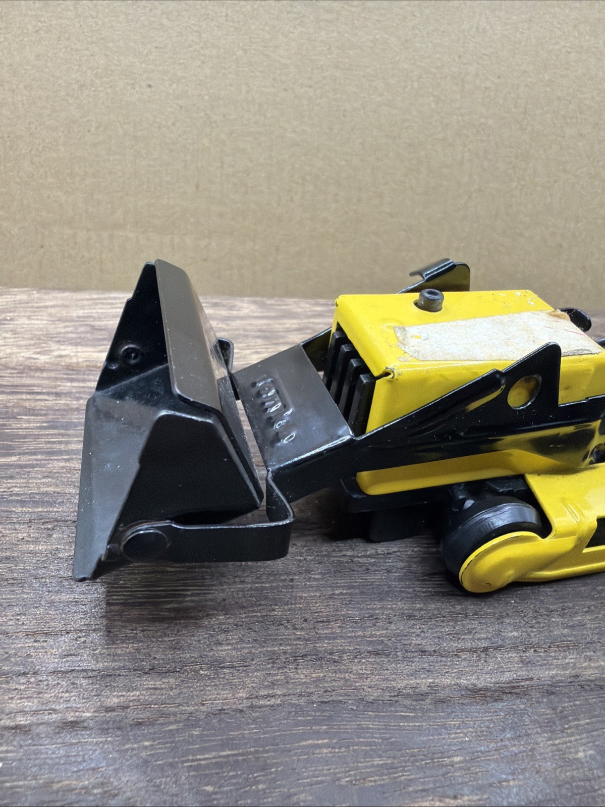 Vintage 1970’s Yellow Metal Tonka Bulldozer Front End Loader Toy – 5″