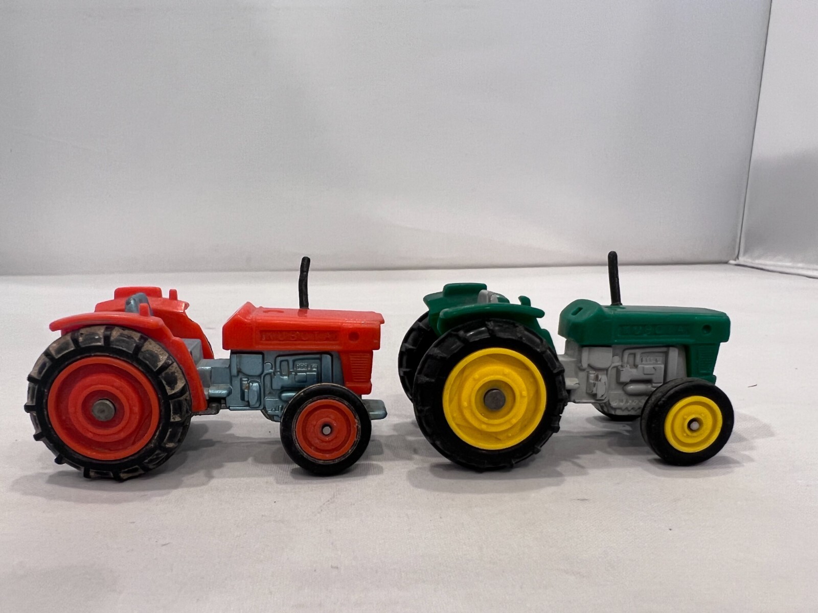 Tomica Tomy Lot of 2 Kubota Tractors No 92 Made In Japan 1:42 Scale
