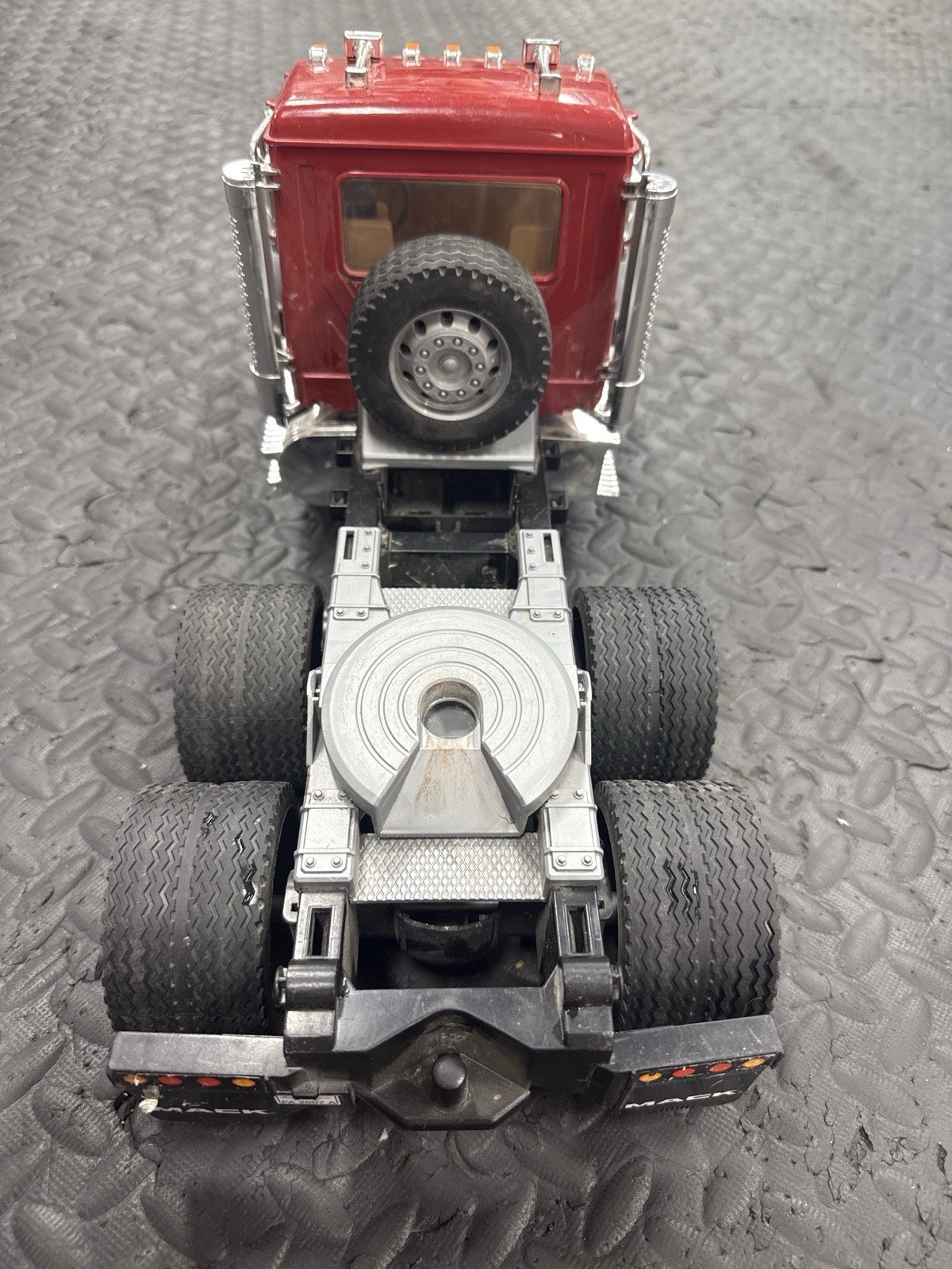 Bruder Mack Granite Semi Truck