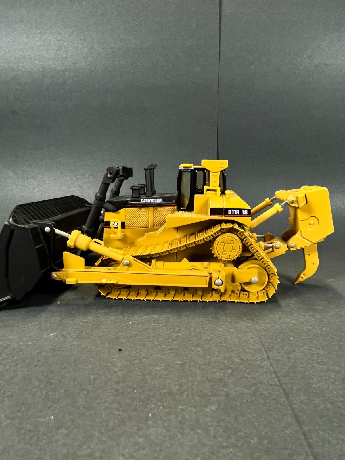Norscot CAT D11R Carrydozer Track Tractor 1:50 #55070 Metal Tracks Ripper NIB