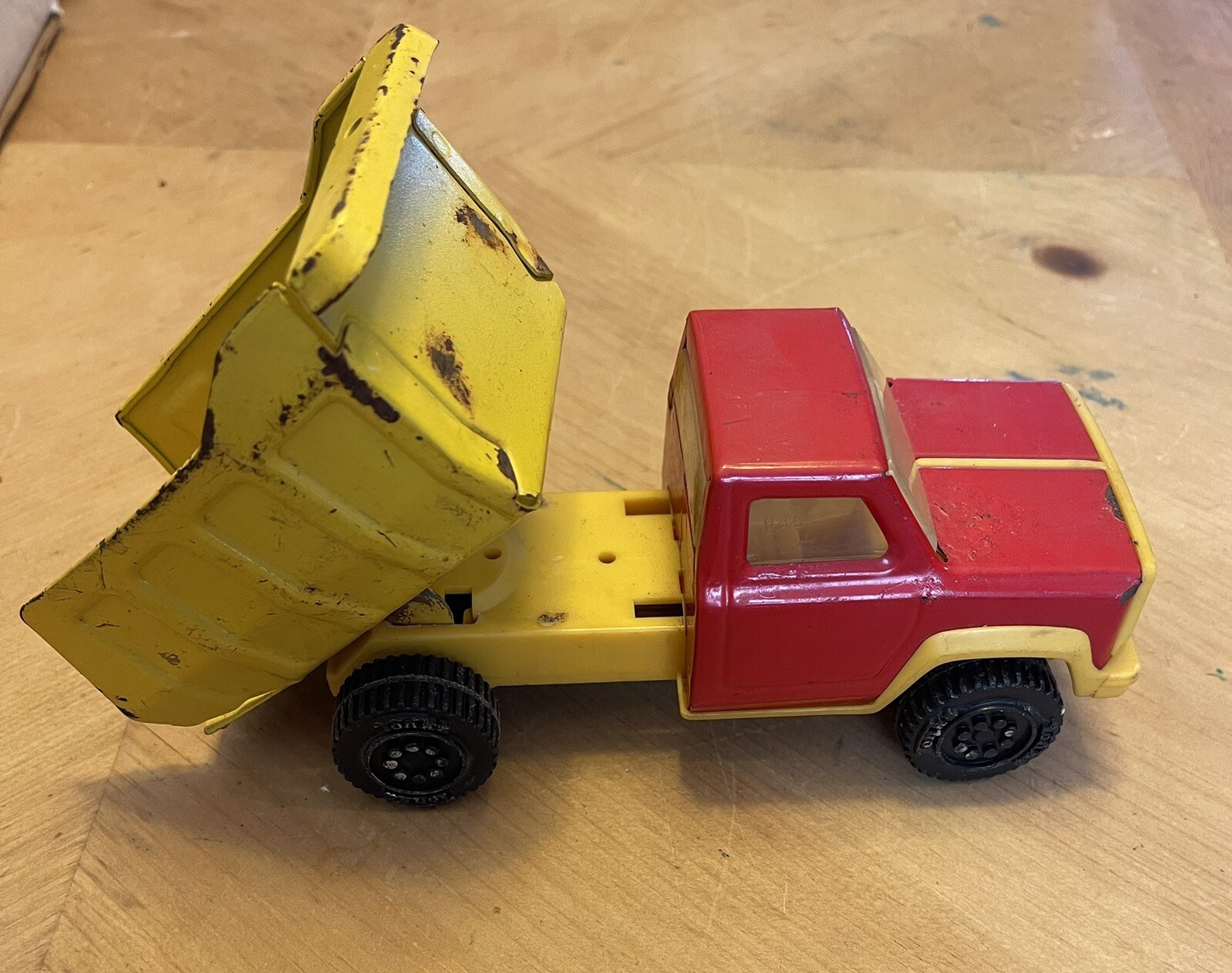Vintage Tonka Mini Dump Truck Pressed Steel 1970’s Mini Red & Yellow 7 Inches