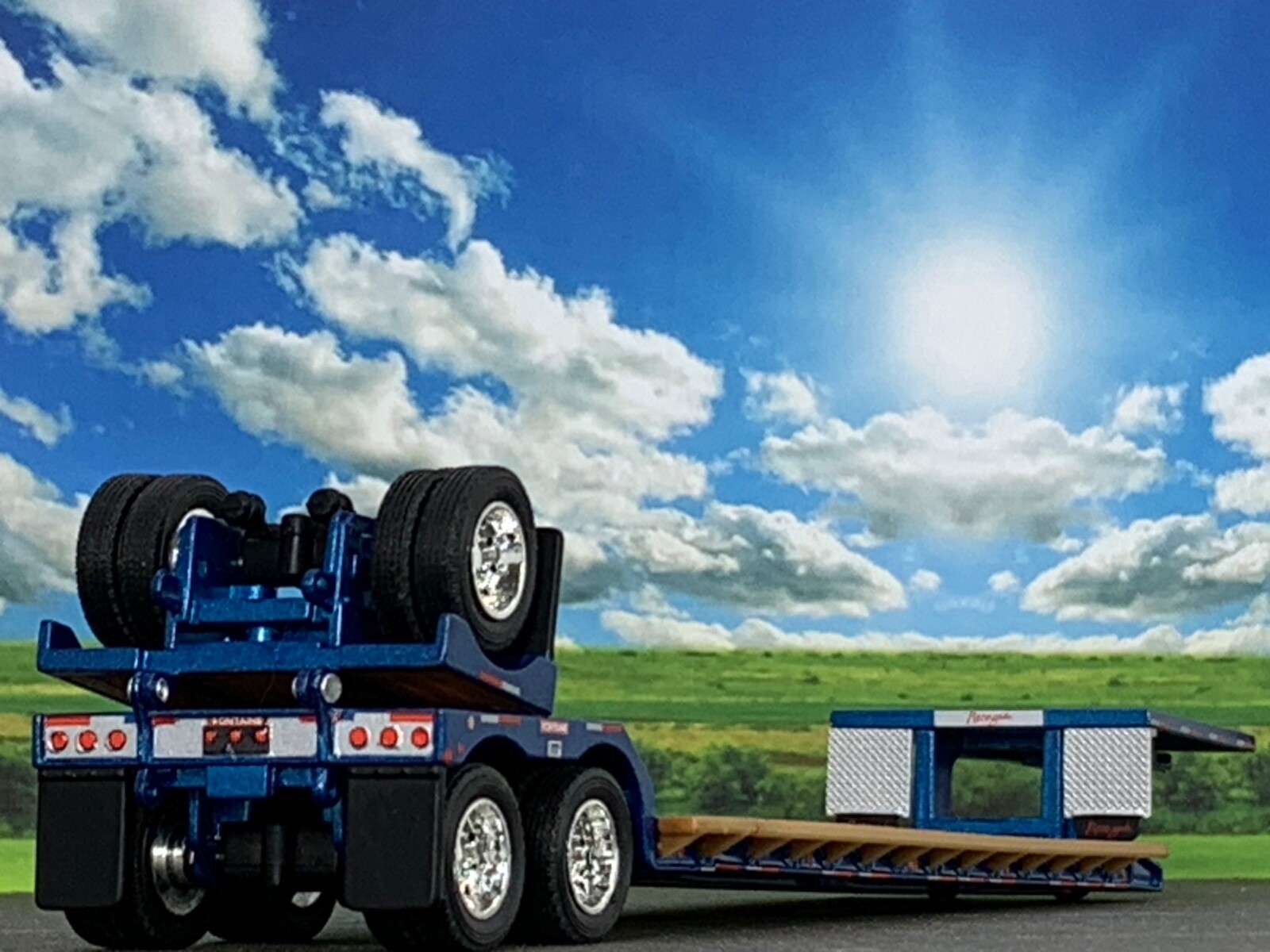 1/64 DCP BLUE FONTAINE RENEGADE LXT40 STRETCH LOWBOY W/ FLIP AXLE