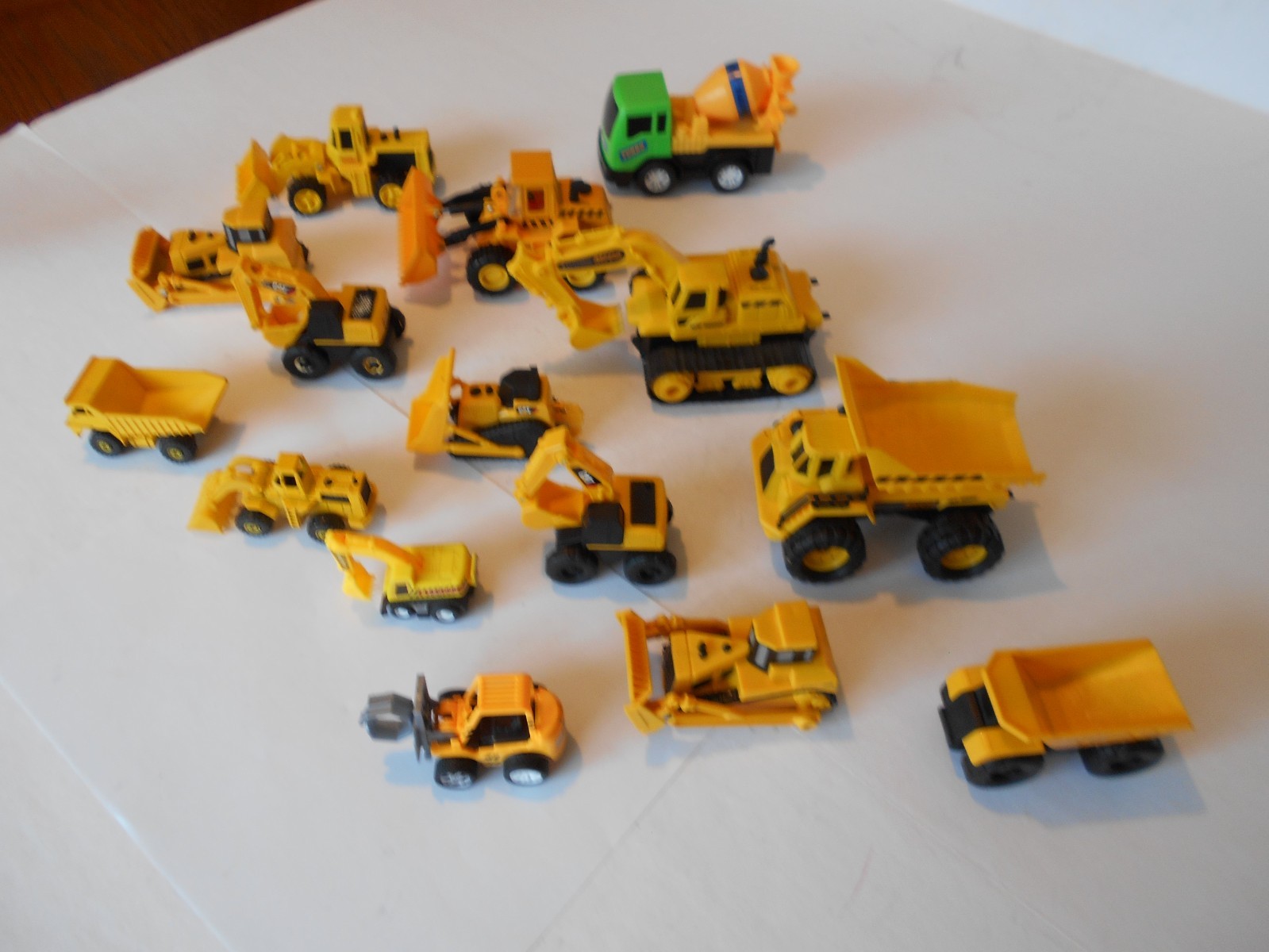 Lot of 15 Vintage Small Mostly Plastic Construction Vehicles, Various Scales