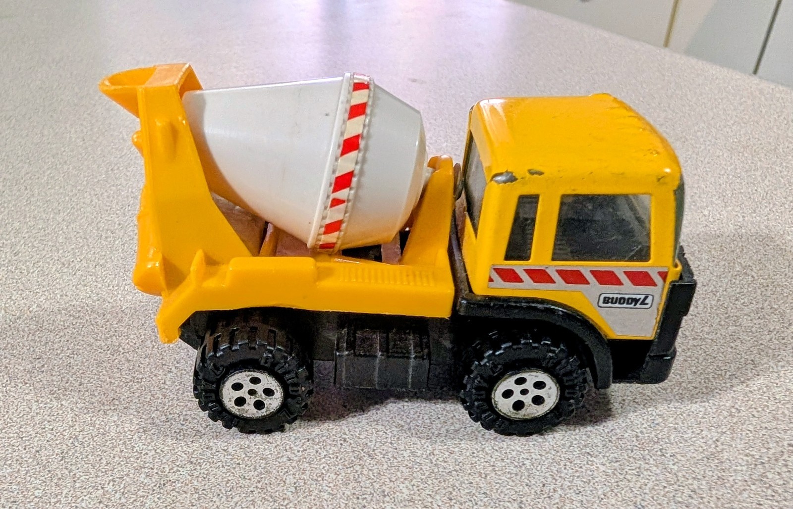 Buddy L 1989 yellow white black plastic cement mixer truck