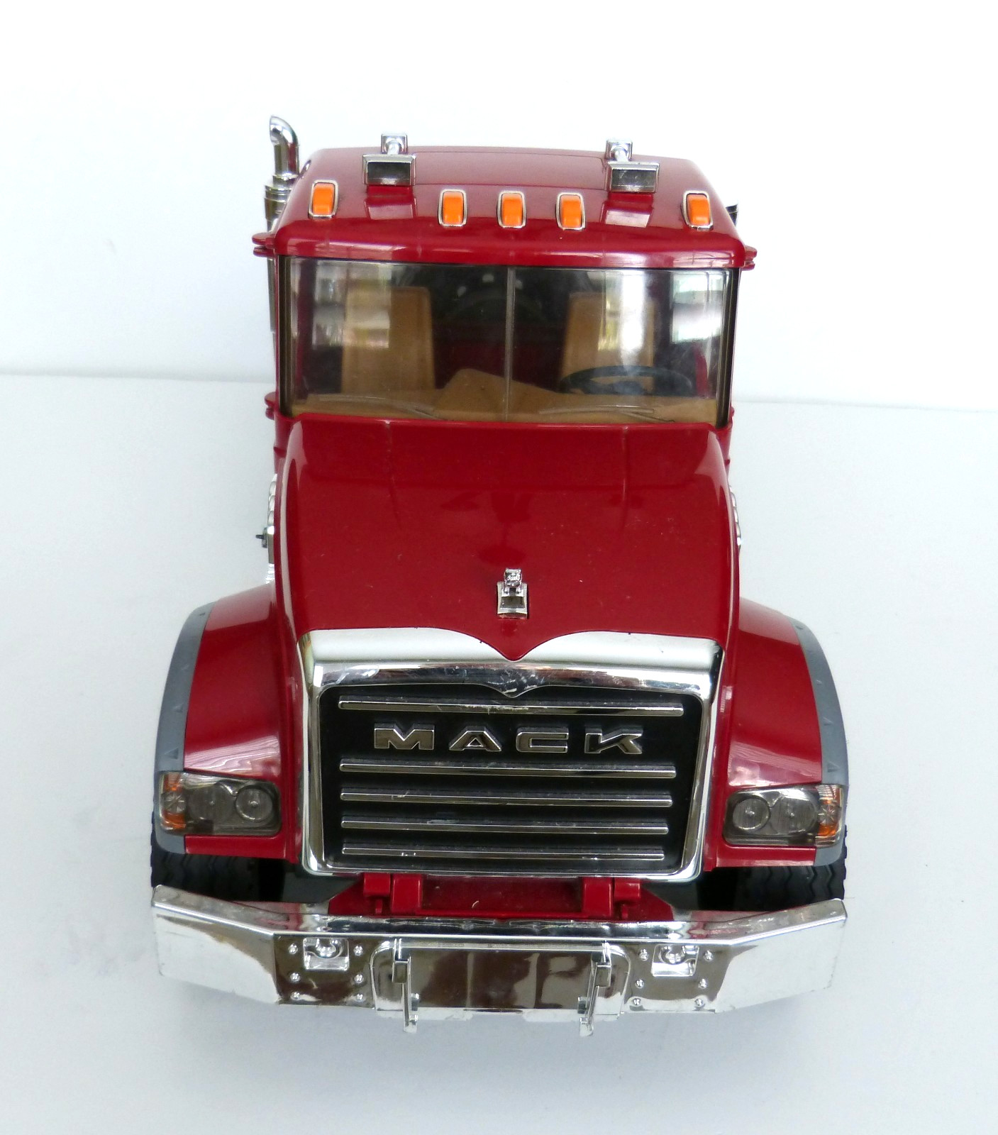 Bruder 19.5″ Mack Truck Semi-Tractor 2007 Germany READ