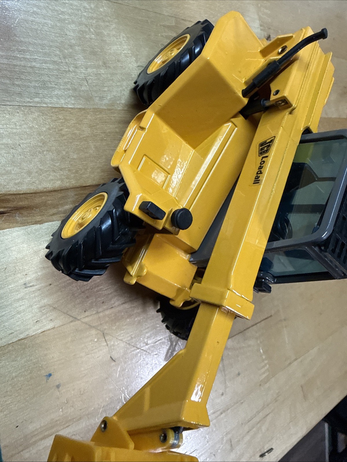 JOAL 245 JCB 525-58 Telescoping Wheel Loader 1:35 Scale
