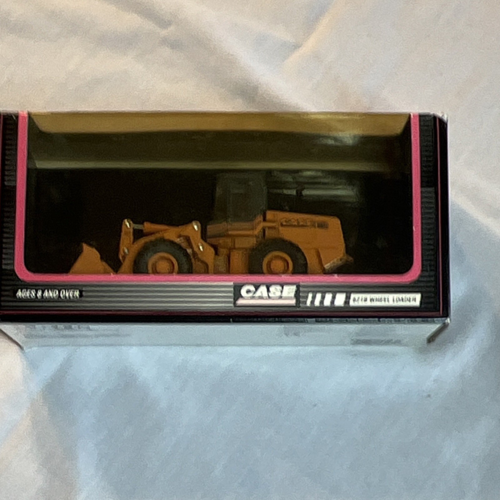 Ertl Case 621B Wheel Loader 1:50 Diecast Metal, Yellow, Articulated Body