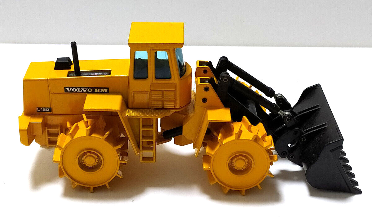 JOAL USED 1:50 DIE CAST SCRAPER YARD MEDIUM VOLVO BM L160