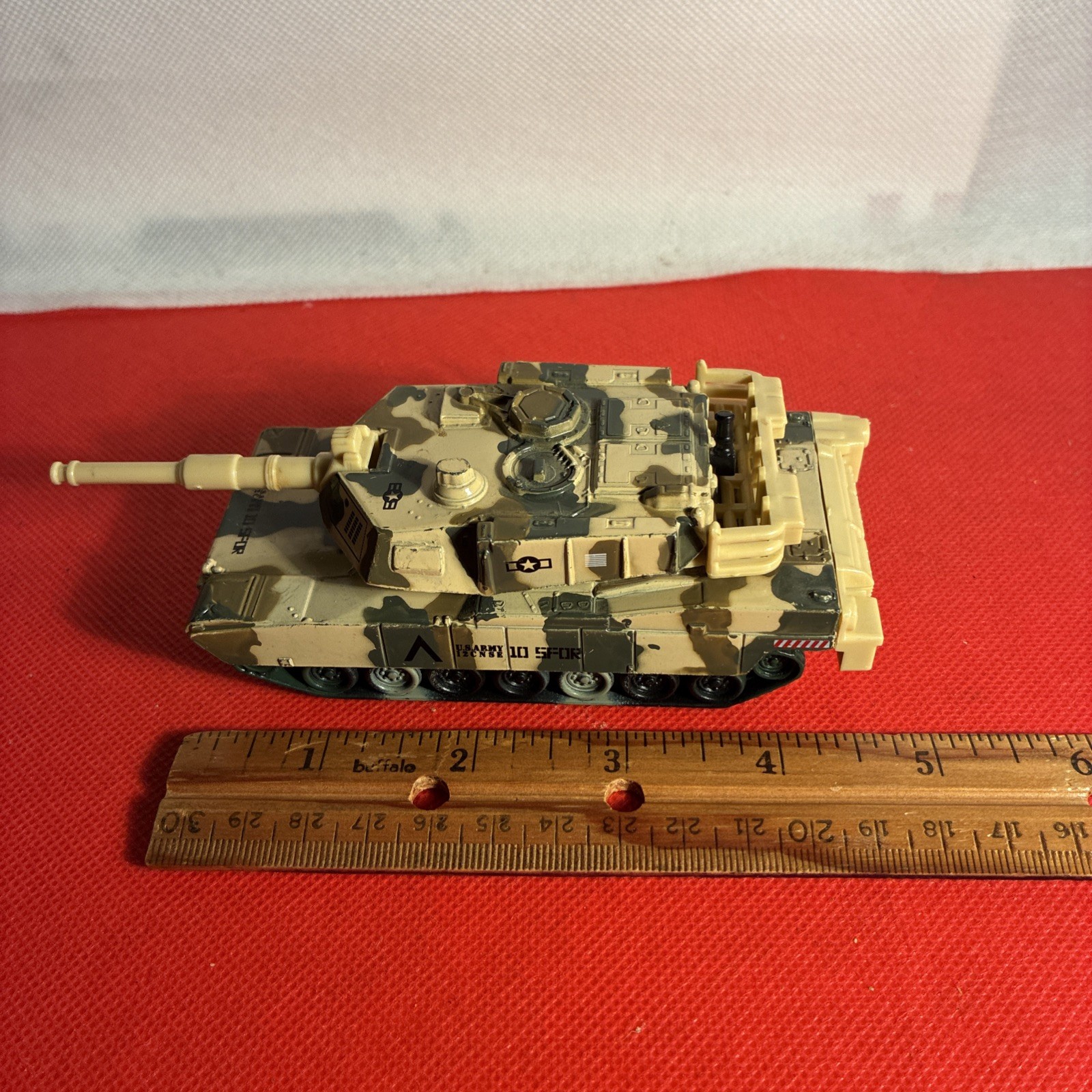 4.5″ Die-cast M109 Paladin VE- TANK Camouflage.