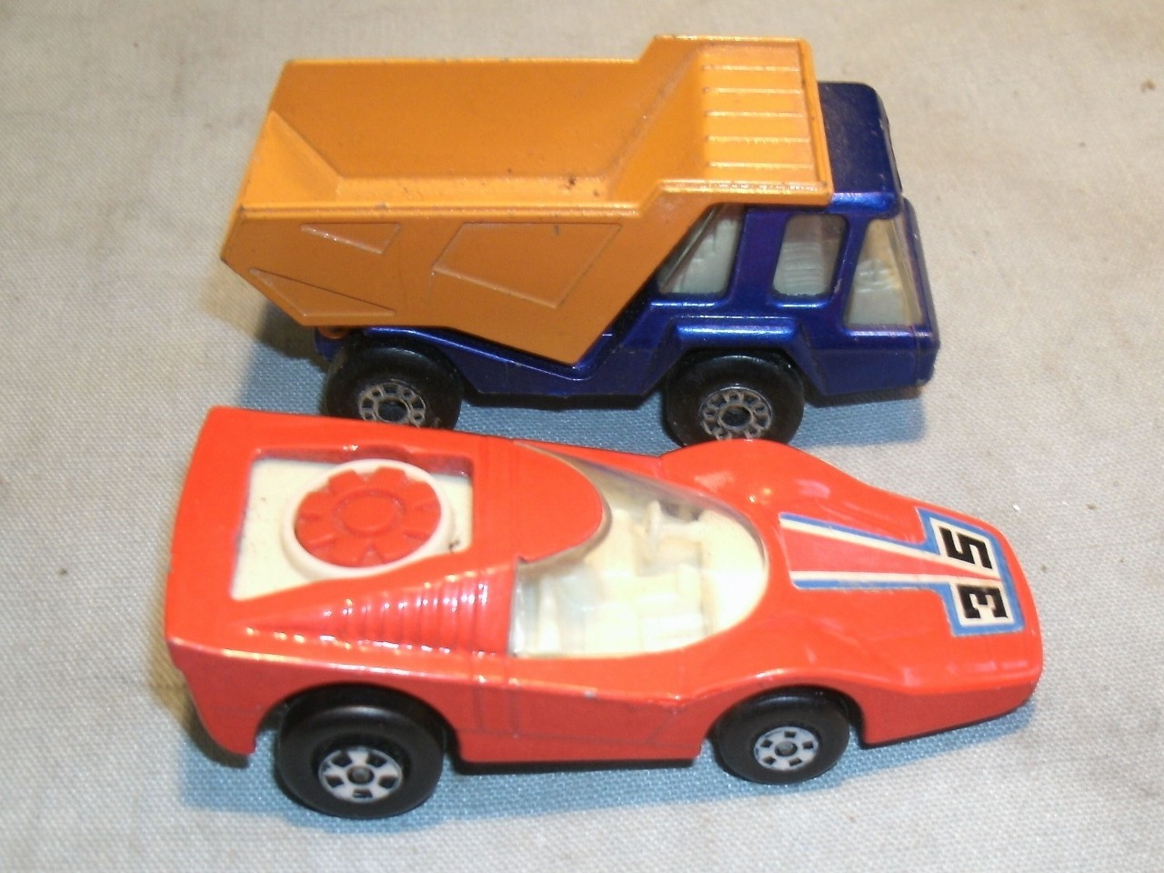 Vintage 1975 Matchbox No. 23 Atlas Dump Truck & No. 35 Fandango Car