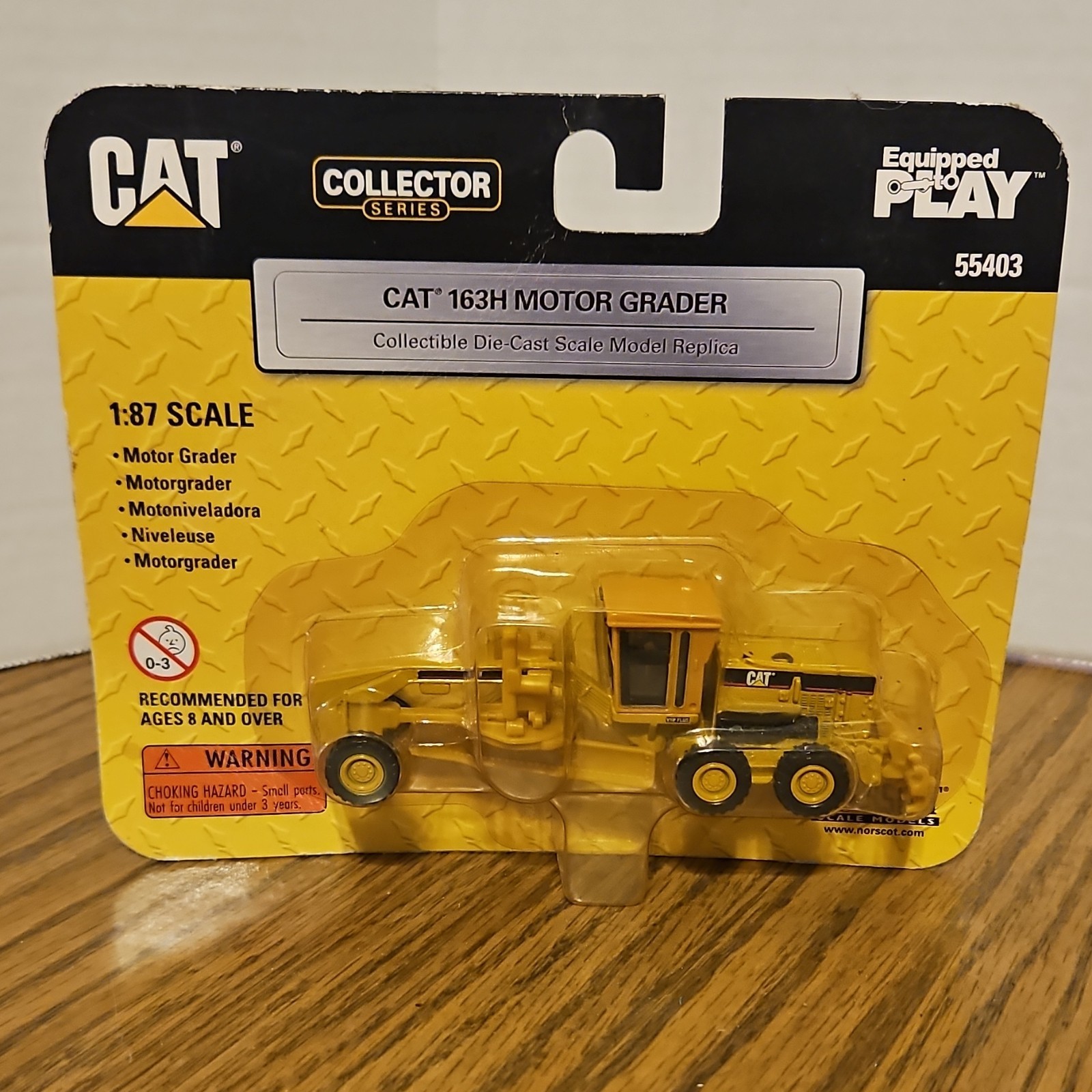 Norscot CAT 163H Motor Grader 1:87 Diecast Metal Collector Series