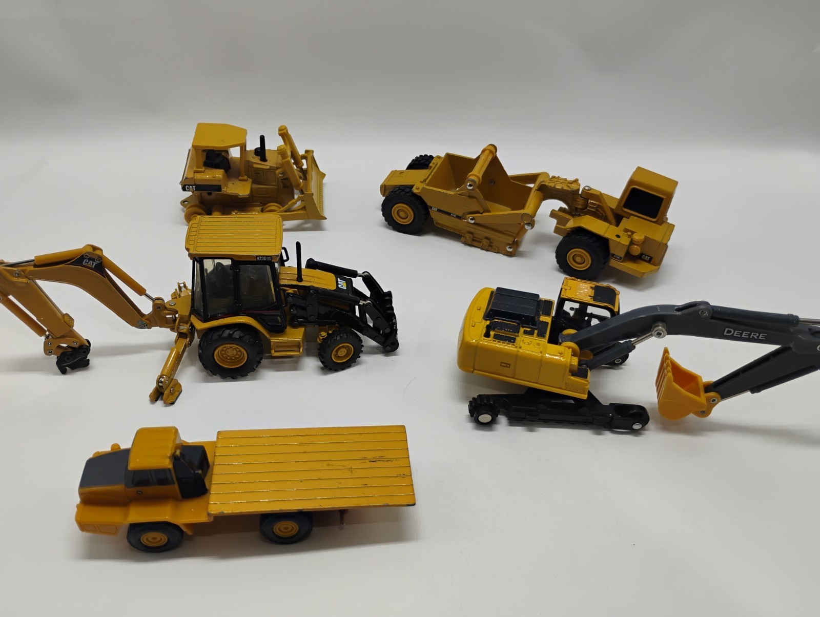 Norscot Ertl Caterpillar 420D Back Hoe 613C Scraper D6H Dozer PARTS OR REPAIR