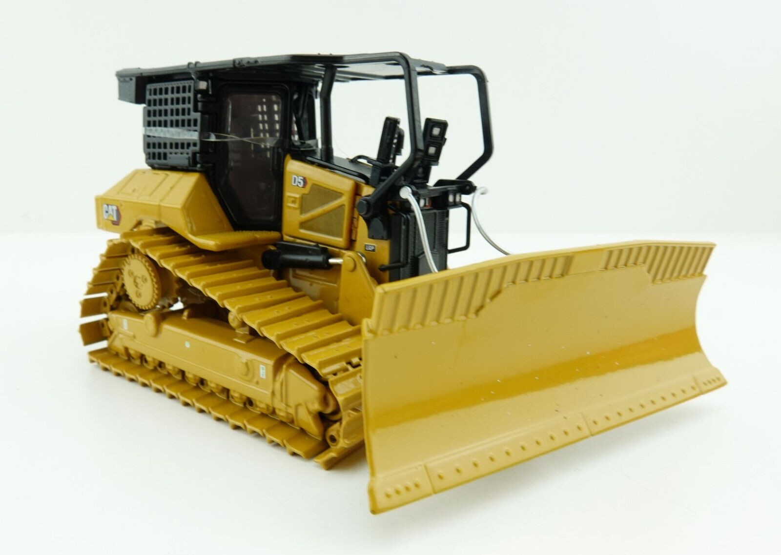 DIECAST MASTERS – Bull CATERPILLAR D5 LGP Forestry – 1/50 – DCM85952