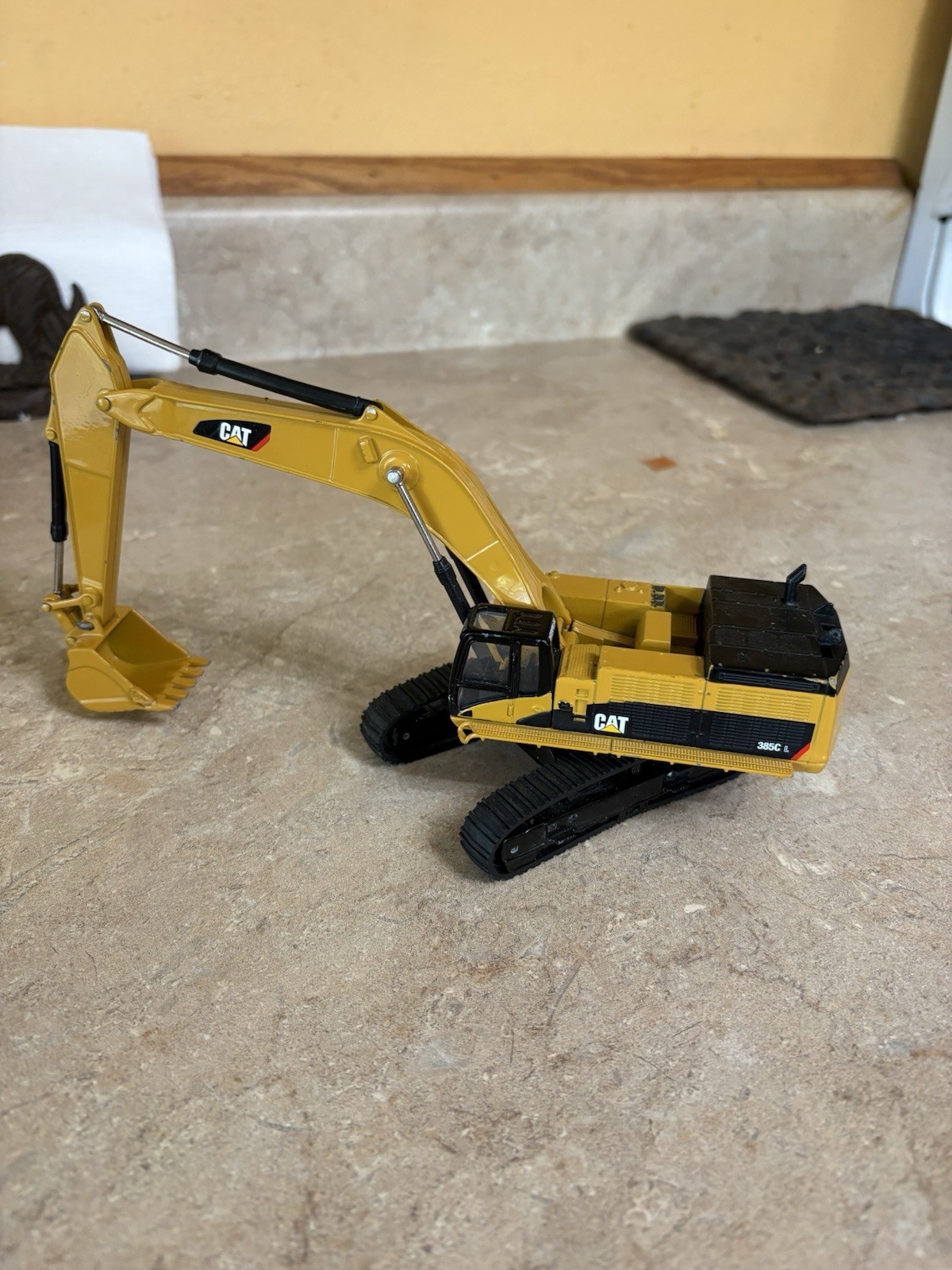 Caterpillar Cat 385C L Hydraulic Excavator 1/64 Scale Diecast Model