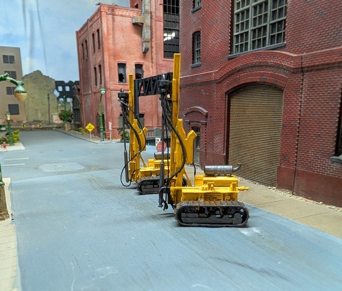 Custom Built 1/87 HO Scale Hydraulic Tracked Drill Rigs. 3D Printed Resin Models