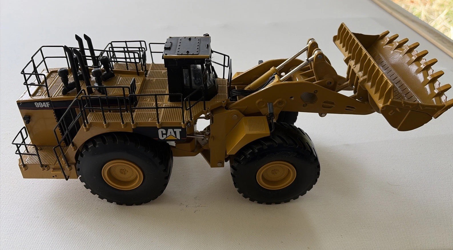 CAT 994F Wheel Loader – Norscot 1:50 BONUS Vintage I ❤️ Caterpillar Sticker